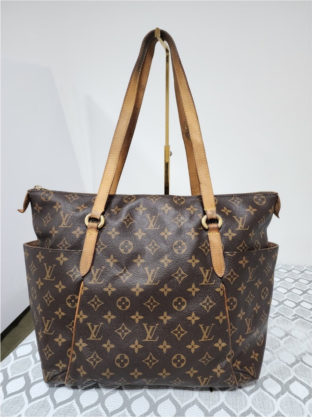 LOUIS VUITTON Totally GM Monogram Canvas Shoulder Bag Brown - Picture 6 of 16